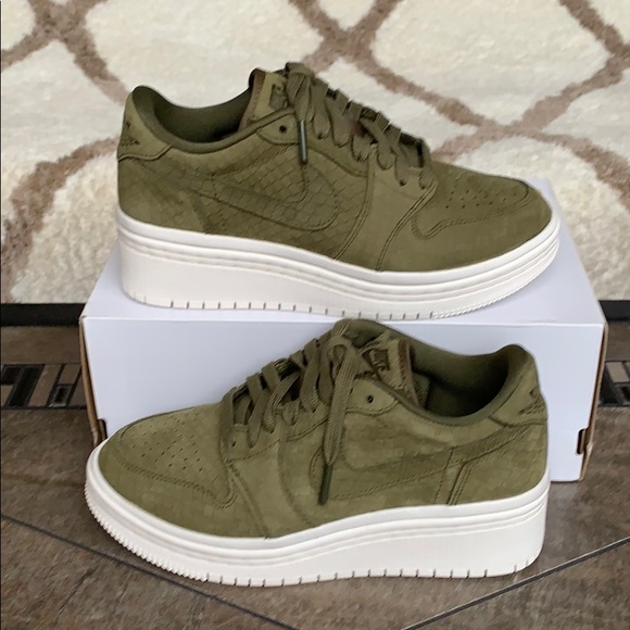 Jordan Shoes - WMNS AIR JORDAN 1 RE LOW LIFTD platforms